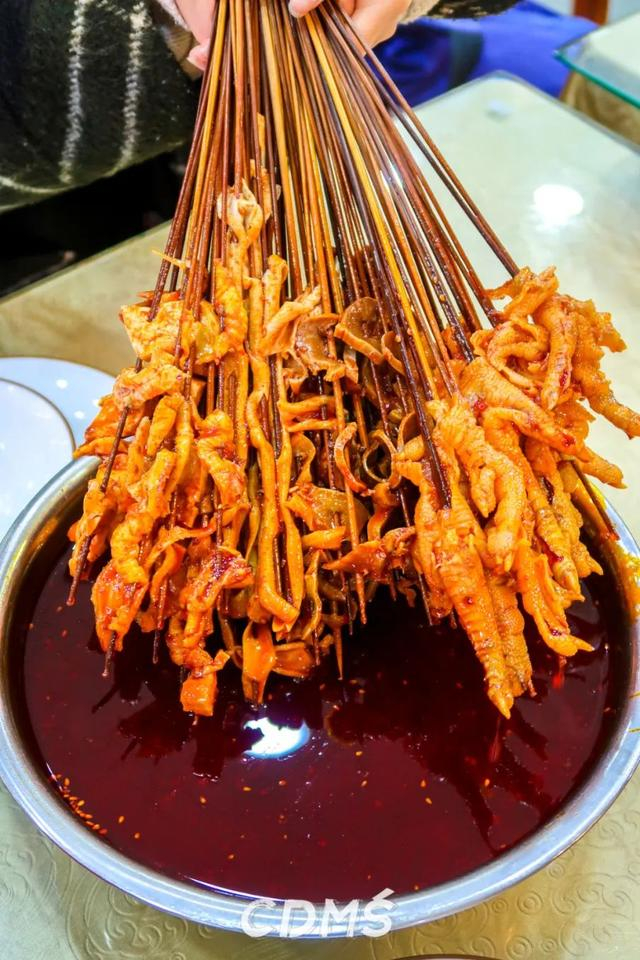 绵阳钵钵鸡也很有特色傅记钵钵鸡绵阳顺河街店酸菜味道相对温和很多