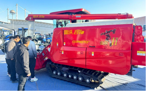 潍柴雷沃黑土地保护提单产智能农机亮相北国春城