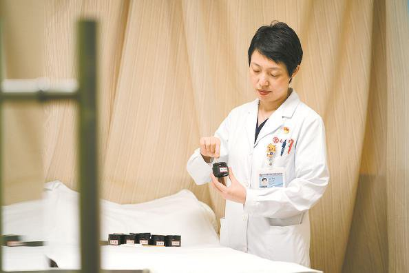             龙华医院肛肠科主任王琛          