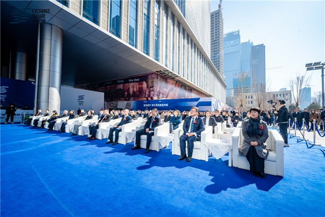 聚焦各界瞩望 焕发城市魅力! 大连交易广场盛大启幕