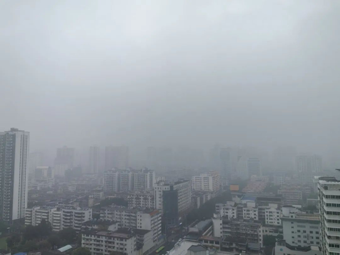 阴雨绵绵 雾和回南潮湿天气……广西未来几天天气→|气温|广西_新浪