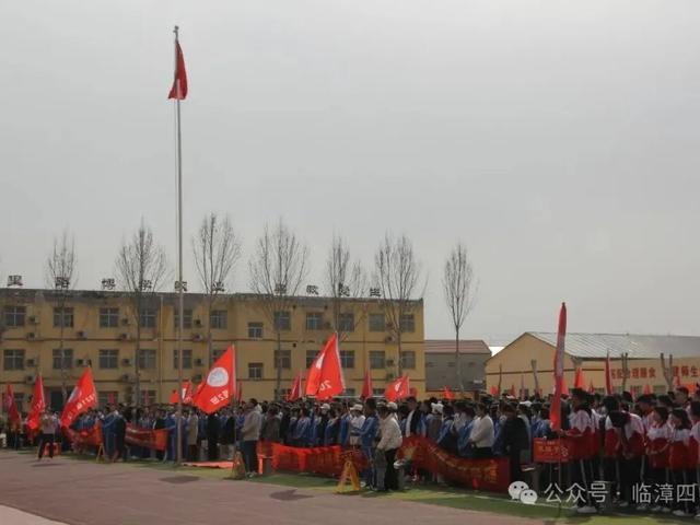 笔耕百日 决胜中考—邯郸临漳县各中学举行中考誓师大会