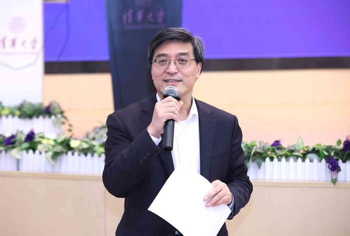 学校研究生院副院长肖曦总结了2023年研究生教育工作取得的进展,并从