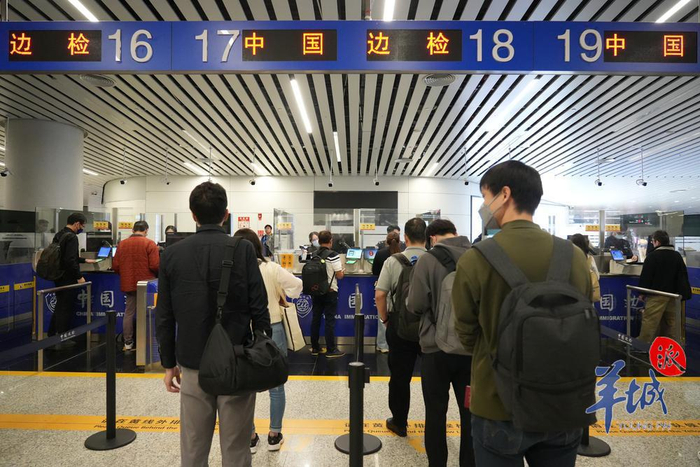 今起中国对瑞士等六国试行免签广州口岸凌晨迎来首批入境旅客