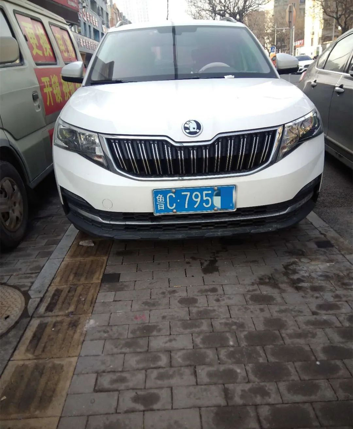 鲁cc20鲁c806就在淄博街头都拍下来了