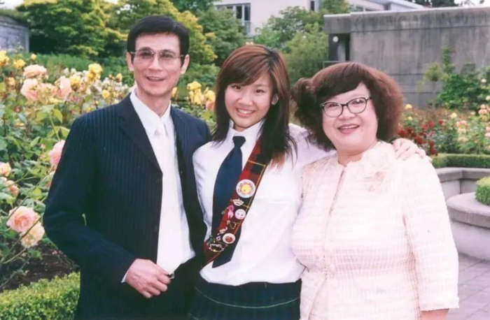 爱女郑欣宜发文晒照,被曝已继承6000万遗产……|欢乐今宵|沈殿霞