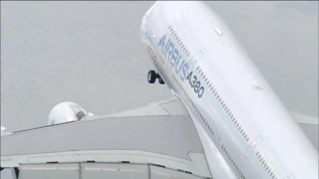 a380在2016年范堡罗航展上的旱地拔葱