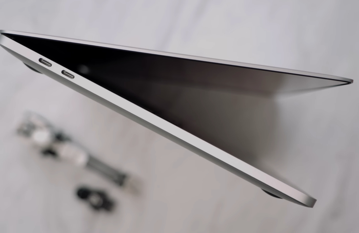 库克"不讲武德",macbookpro降至6899元,给windows重力一击__财经头条