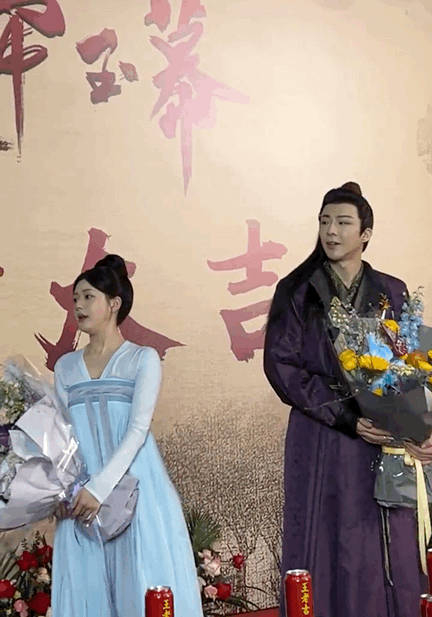 刘宇宁和赵露思甜蜜互动引关注|刘宇宁|赵露思_新浪新闻