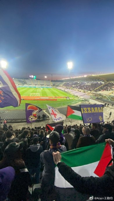 海法马卡比在佛罗伦萨弗朗基球场被淘汰出局以后 球员们气炸了…|海法