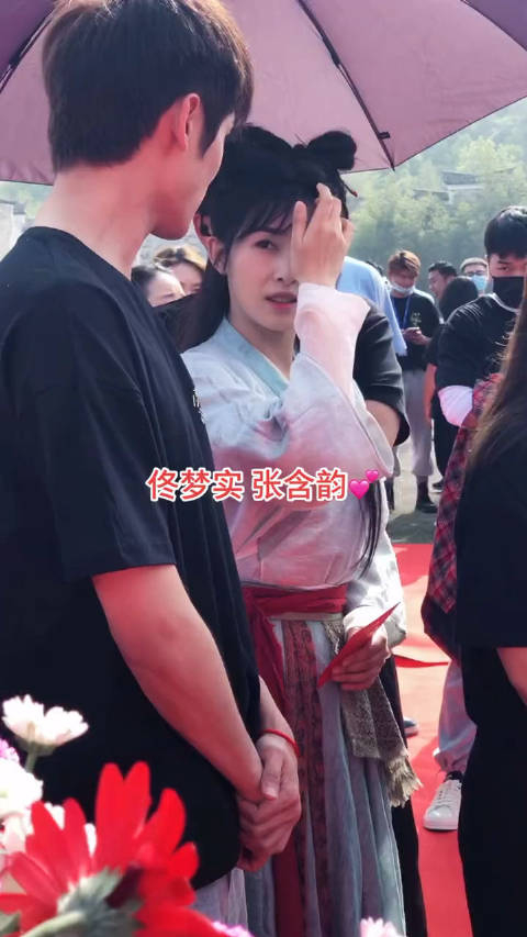 张含韵和佟梦实本身就很甜啊童年仅次于刘亦菲的第二女神