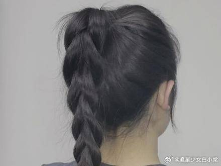 夏日简约清爽高马尾