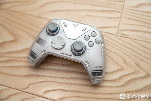 499 元的飞智八爪鱼 4 游戏手柄值不值
