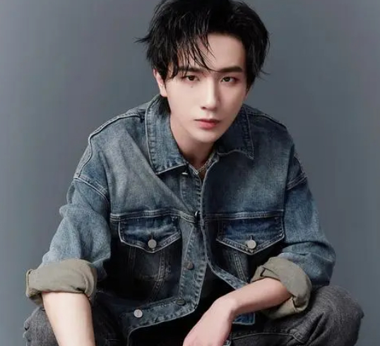 张远有躁郁症?童瑶出轨陈晓?李宏毅是精神小伙?王楚然跪舔奢侈品牌?