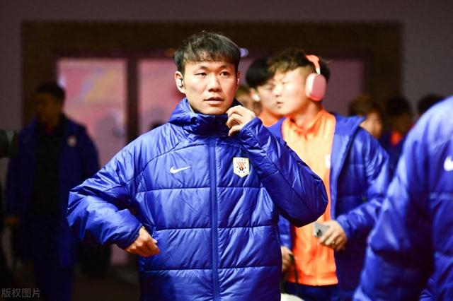 李源一刚入选国足,他就公开放出豪言,要带队在新加