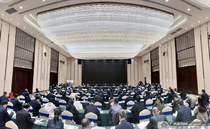 蓝天立深入钦州调研并主持召开全区产业园区建设现场推进会