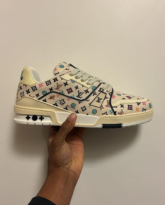 lv 最新联名鞋曝光!|花鞋|全皮|双新_新浪新闻