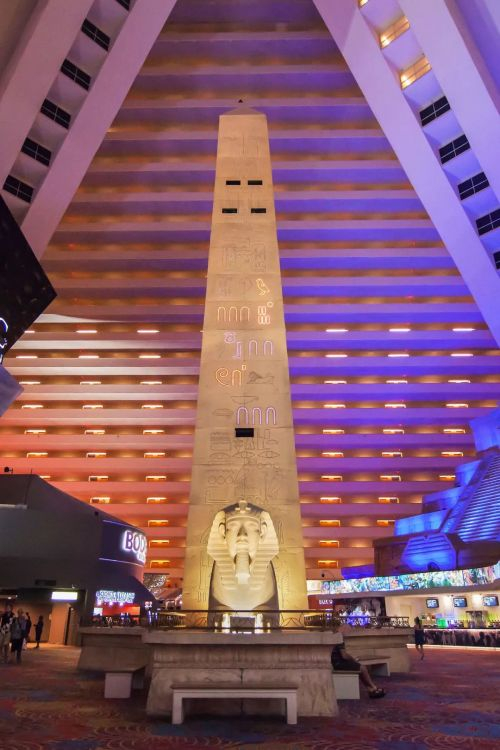 当时全球投资最庞大的赌场综合娱乐设施威尼斯人酒店开幕复制版叹息桥