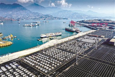 乘风破浪勇向前砥砺前行攀高峰