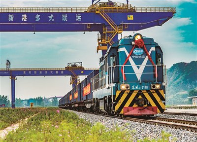 乘风破浪勇向前砥砺前行攀高峰