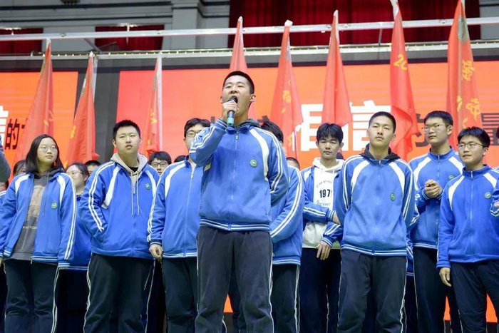 战百日跃龙门烟台三中高三年级举行百日誓师大会