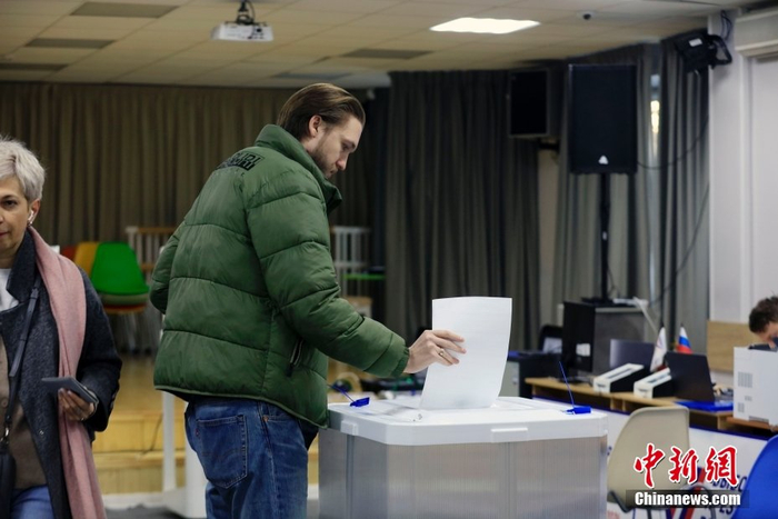 俄罗斯联邦第八届总统选举投票正式开启