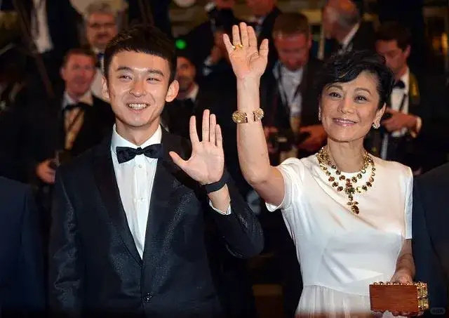 孙怡|董子健|王京花_新浪新闻