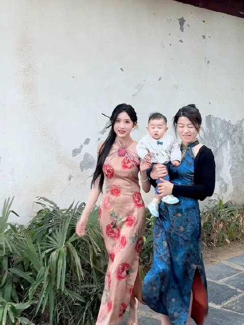 爱仔仔媳妇李嘉欣发文我时常会因为有一位好的爱人和疼爱我的婆婆而