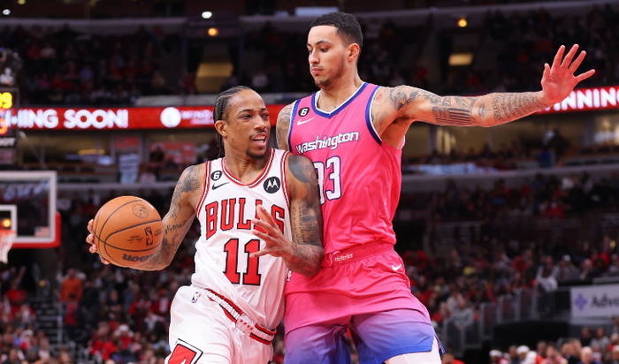 伤病方面,开拓者的布罗格登,夏普,罗威缺阵,格兰特,沃克大概率也不打