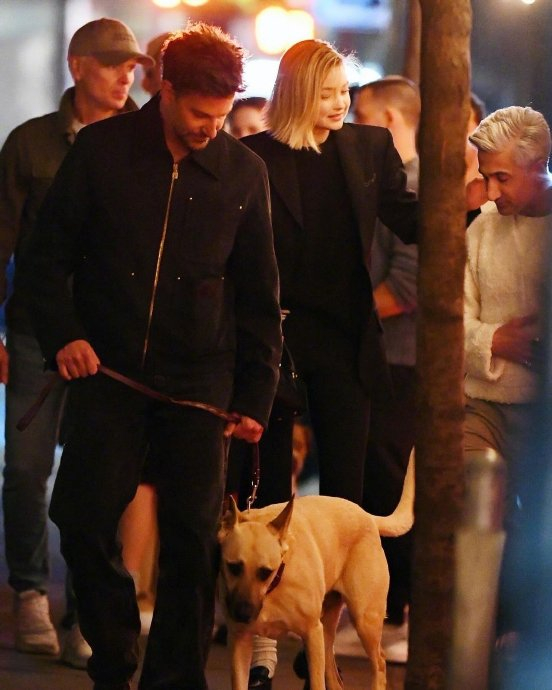 gigi hadid带着男友布莱德利|gigi hadid|布莱德利|库珀_新浪新闻