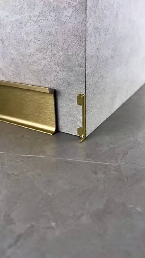 金属踢脚线加护墙板快速装修