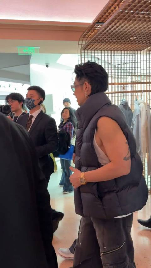 吴建豪现在这么帅了?__财经头条