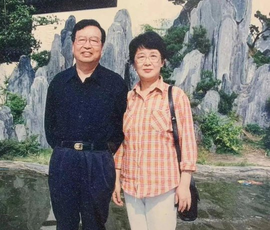 人物| 黄飞珏:家有"猴母"王晓玉——田教授家的二