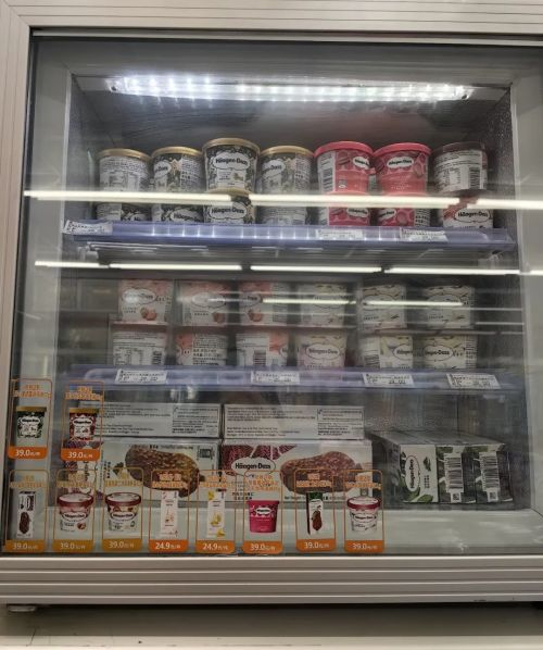 的出现与所有新消费品牌一样,没有自建供应链而是选择成熟的代工厂