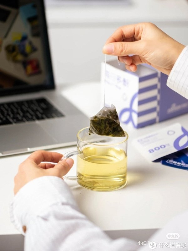 认真生活,得闲饮茶,工作之余泡一杯茶,有张有弛,生活也要像茶一样有滋