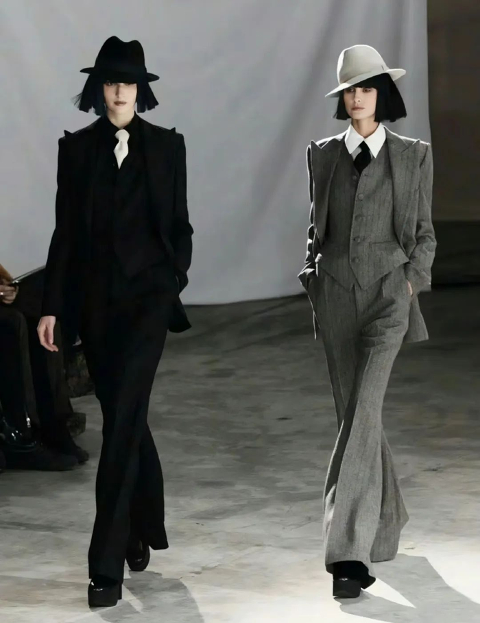 要求正牌女友给无缝衔接的道歉娱乐圈的三观跟着她的黑丝走是吧