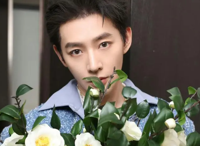 刘耀文拿钱买学历?肖战拒绝续约?魏哲鸣当不成男主?邓为是老嫂子?