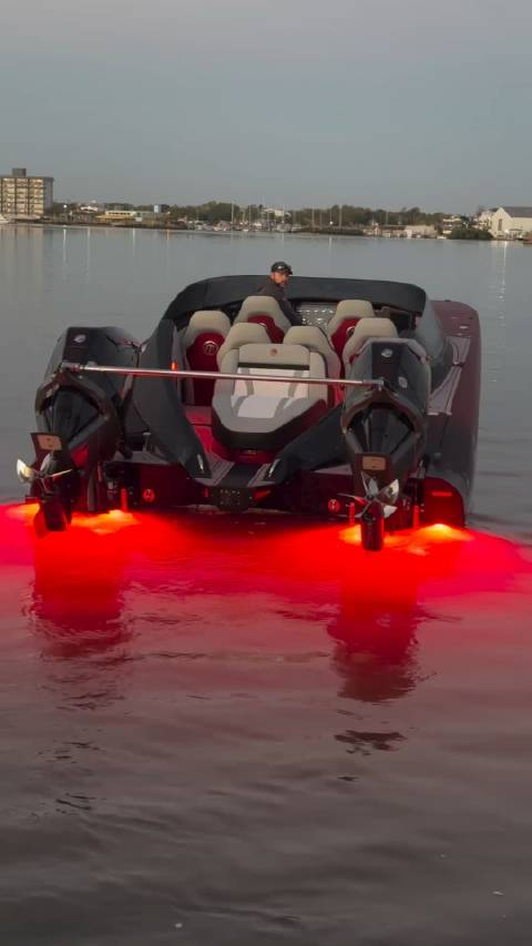 我还在心心念念理想mega的时候,土豪已经开始玩水上汽车了_手机新浪网