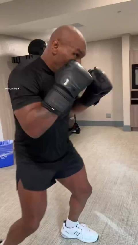 迈克泰森miketyson备战杰克炮杰克保罗jakepaul第四天vlog