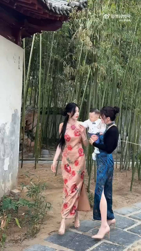 爱仔仔媳妇李嘉欣发文我时常会因为有一位好的爱人和疼爱我的婆婆而