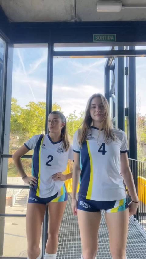 爱上体育的理由智利大学生排球女孩