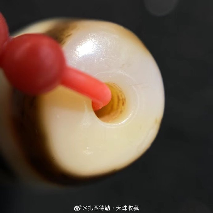 特殊一眼天珠,12×37mm左右,品相完美,风化细腻,包浆油润,@微博艺术