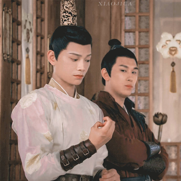 很喜欢丁禹兮的古装!眼神凌厉打戏流畅,各种哭戏表情转变也很自然!