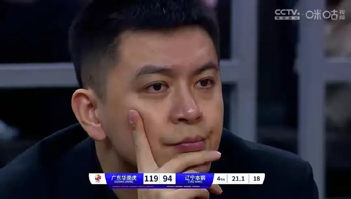 惨输广东队25分,杨鸣被怒喷:水平太差,战术成谜,球员没有斗志|广东队