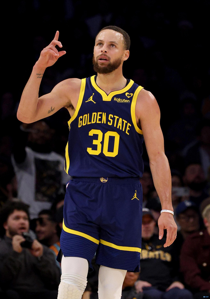 库里:在这个年龄一旦你的引擎关闭就很难重启|斯蒂芬·库里_新浪新闻