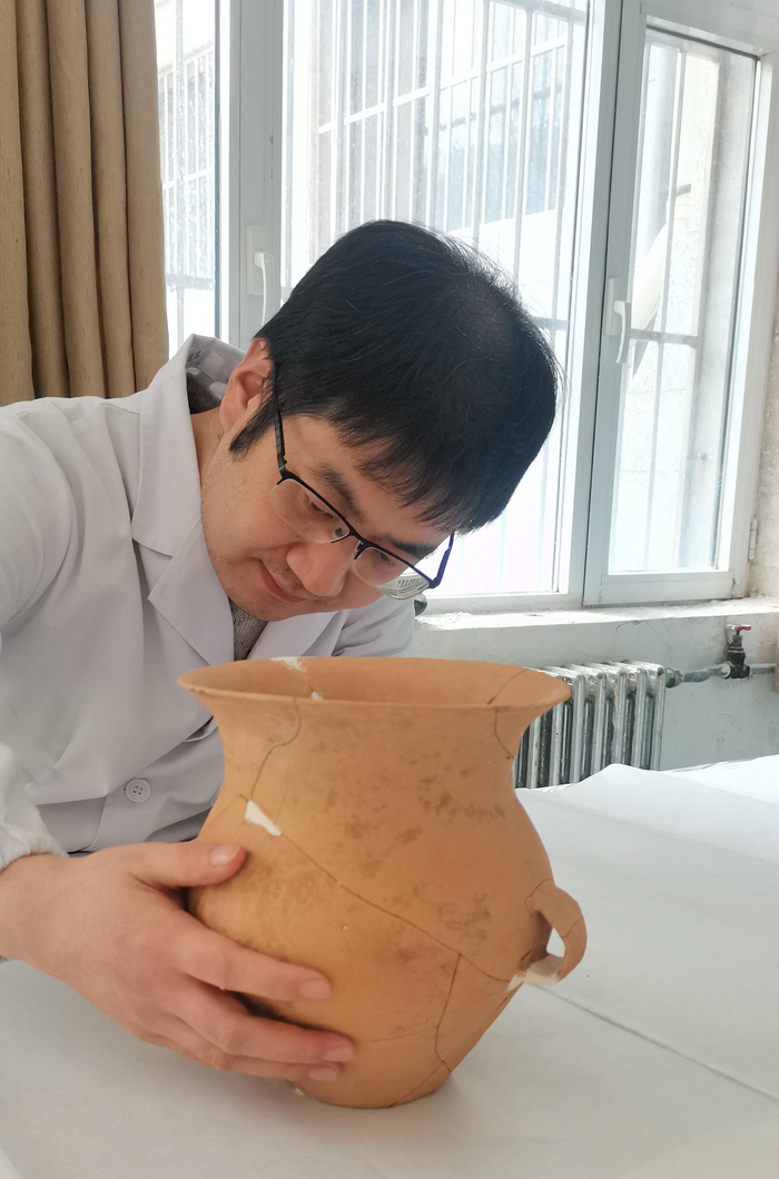 青海抢救性保护地震中受损的喇家遗址文物|文物|青海省|陶器_新浪新闻