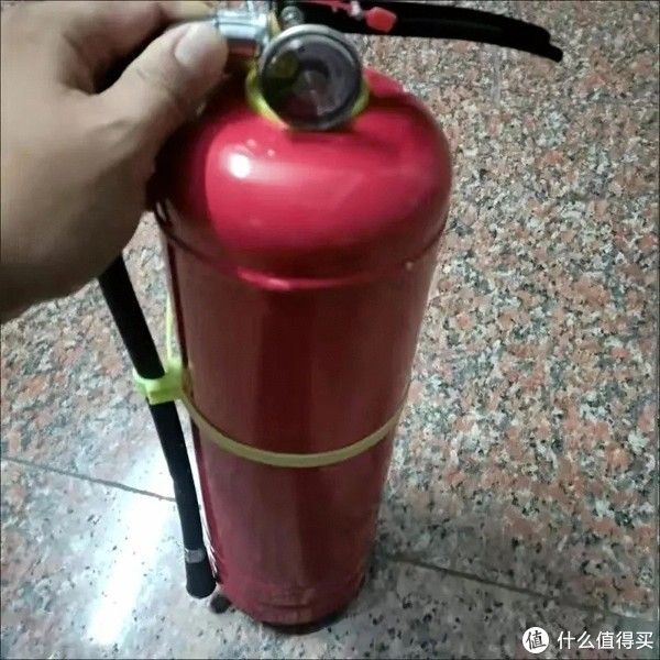 手提式干粉灭火器,要检查,常备,火灾无情,不要买到假货,消费者要会看