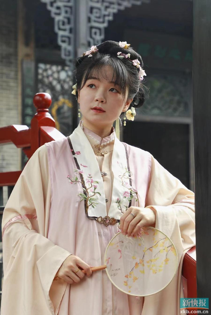 百位汉服同袍齐聚余荫山房赴百花点心宴