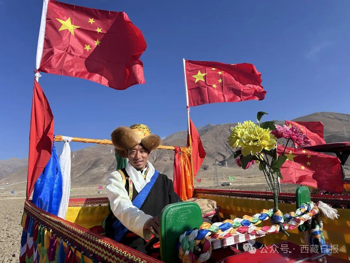 的大地颂唱幸福的生活播种新年的希望图为日喀则市萨迦县拉洛乡秋洛村