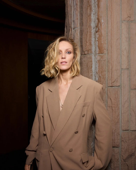 karliekloss[超话]##jenniferlopez[超话]##parishilton[超话]##cindy